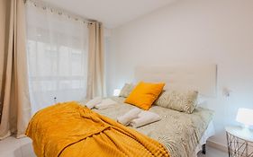 Menabrea Holiday House Near The Beach And Airport